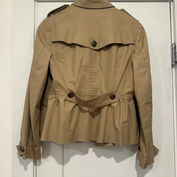 Burberry Women's Classic Tan Crop Trench - Picture 4 of 8